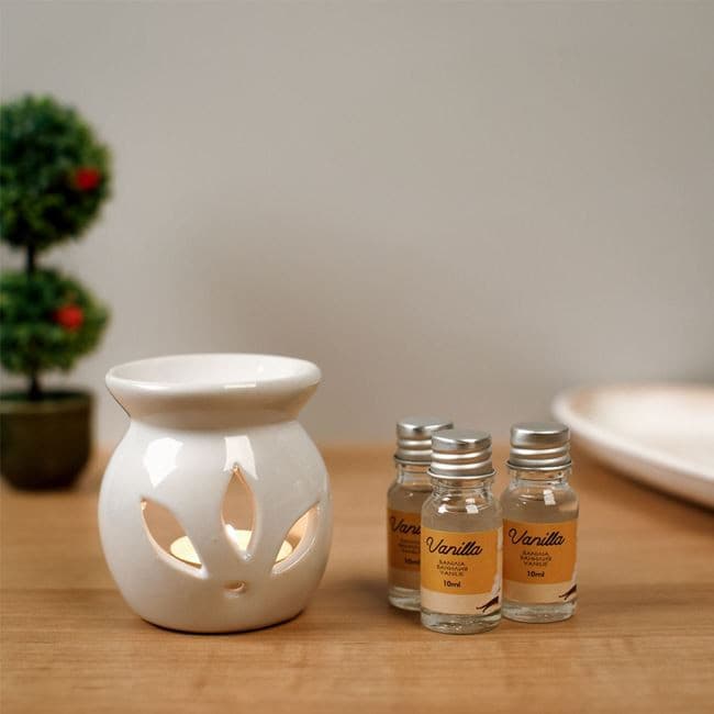 Set suport ceramic alb si 3 sticlute ulei parfumat Vanilla, 3 x 10 ml — principală