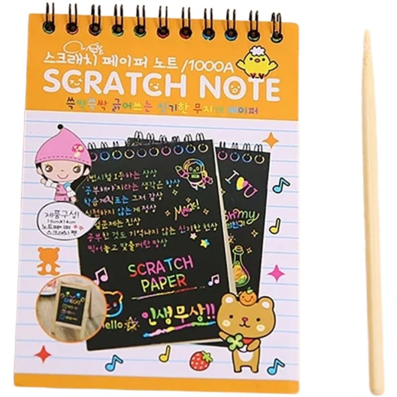 Caiet cu 10 fise razuibile DIY Magic Scratch, 14.5 x 10 cm, curcubeu, creion lemn, cartonase negre, portocaliu — principală