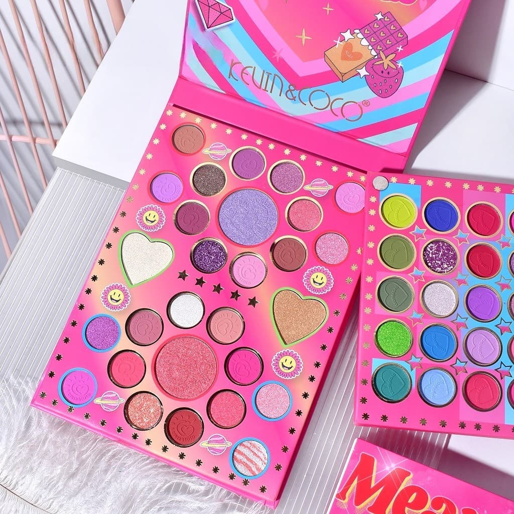 Trusa de Machiaj KEVIN & COCO, Mean Girl Heart, fard de pleoape, Iluminator, blush cremos, 96 culori, 21 x 15.7 x 2.4 cm — varianta 2