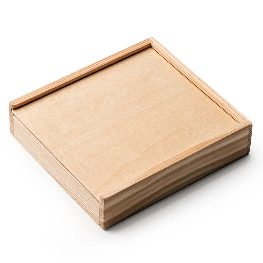 Set carti de joc si zaruri din lemn, cutie inclusa — varianta 2