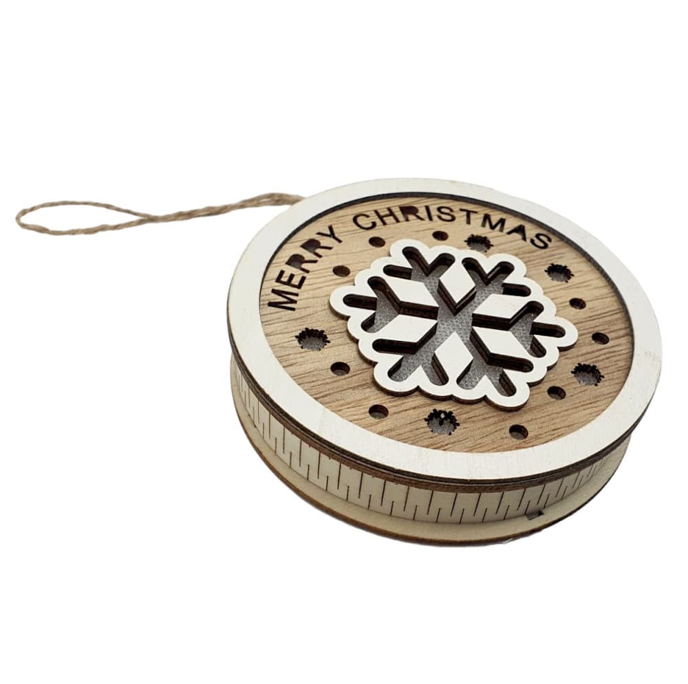 Decoratiune Craciun in forma de inima, model fulg de nea, cu lumini, din lemn 2