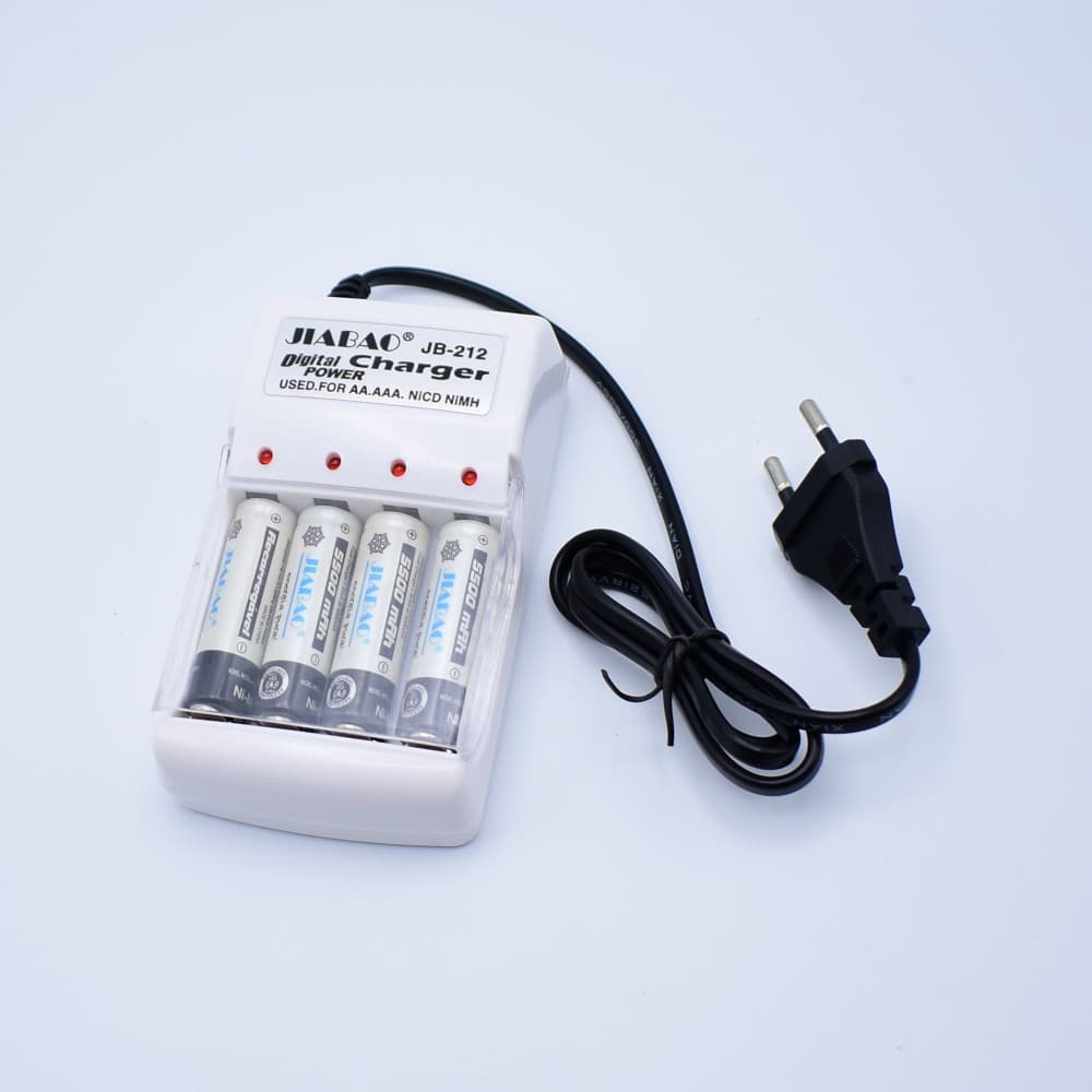 Set incarcator cu 4 acumulatori JB-212, 1.2V, 5500mAh 2